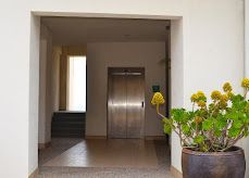 Building elevator